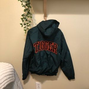 Green Disney tigger jacket size M unisex